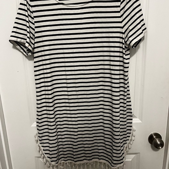 She in dress in size medium pre owned - Picture 4 of 5